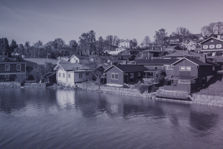 Taloja rannassa